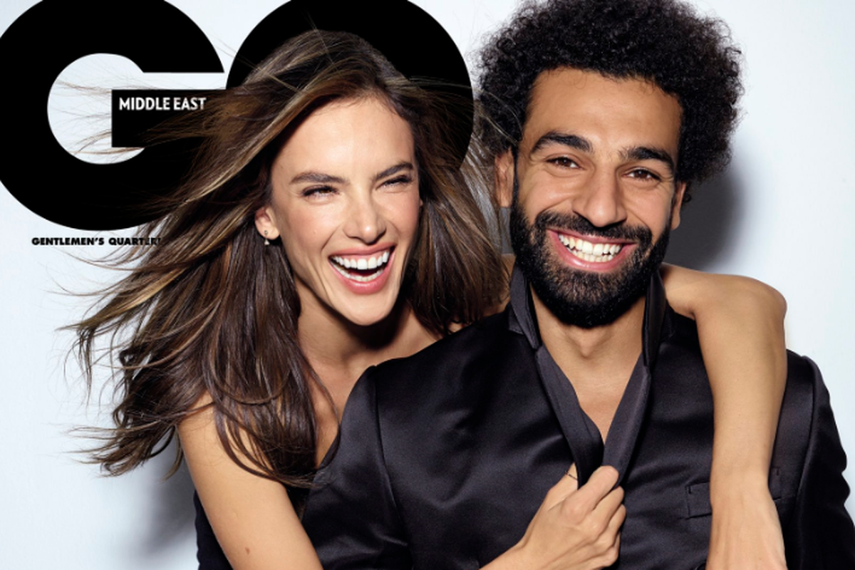Mohamed salah dalam sesi pemotretan bersama model Victoria Secrets Alessandra Ambrosio, Jumat (11/10/2019)