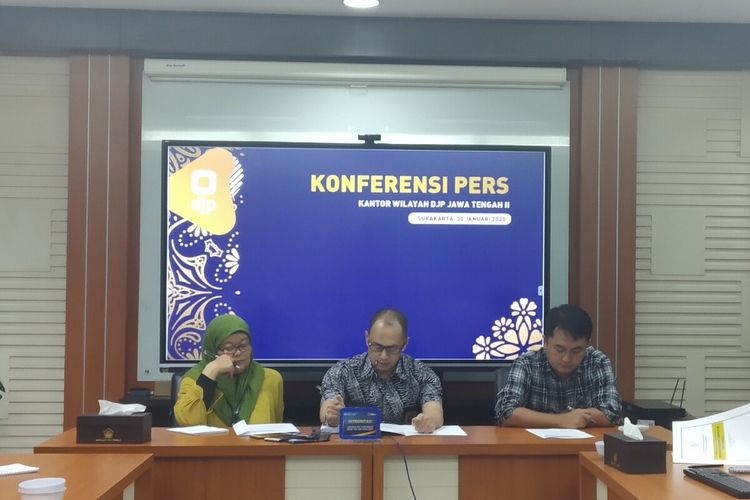 Konferensi pers kasus dugaan tindak pidana di bidang perpajakan di Kantor Kanwil DJP Jateng II Solo, Jateng, Kamis (30/1/2020).