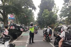 Mobil Ayla Terguling di Jalan Pajajaran Bogor, 1 Orang Terluka
