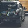 Detik-detik Mobil Bawa 2 Bayi di Bagasi Mobil yang Terbuka, Polisi Amankan Pengemudi