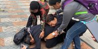 Siswa SMP Tewas Tersetrum Kabel AC, Ayah Sujud di Sekolah Minta Kasus Diungkap