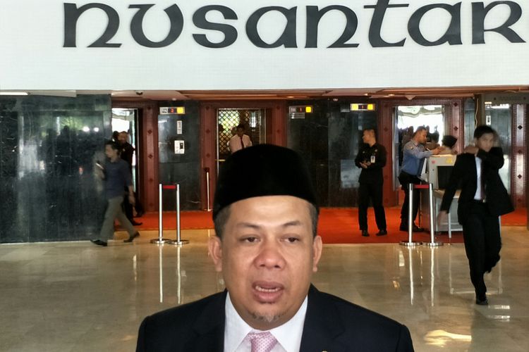 Wakil Ketua DPR Fahri Hamzah di Kompleks Parlemen, Senayan, Jakarta, Selasa (9/1/2018)