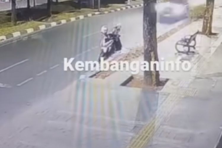 Remaja ditabrak pengemudi Fortuner di Kembangan, Jakarta Barat, Senin (23/10/2023). 