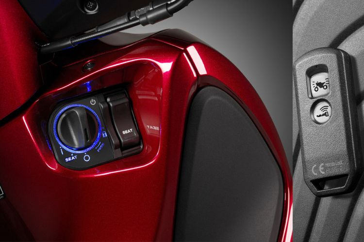 Honda SH150i mengadopsi teknologi smart key system.