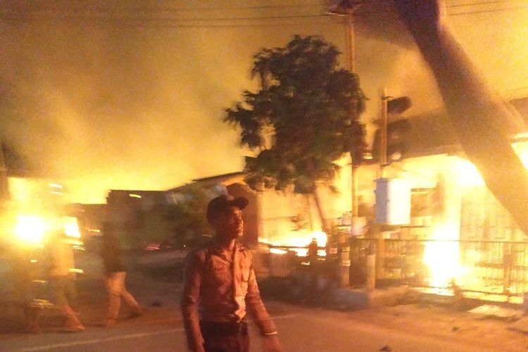 Kebakaran di Kelurahan Krooy Kaimana Papua Barat, Kamis (7/4/2022) pukul 20.00 WIT.