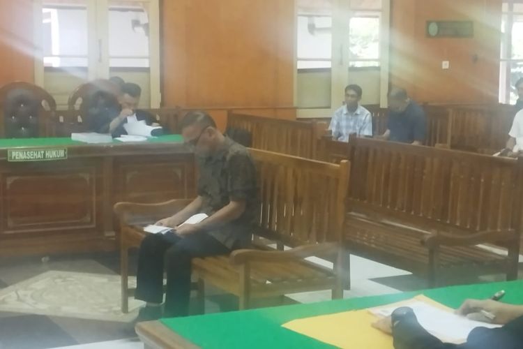 Sidang Korupsi Smartboard, Eks Kadisdik Tebingtinggi Menangis Baca Pleidoi: Saya Malu Saat Dijadikan Tersangka