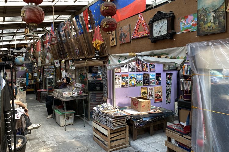 Di Balik Barang Vintage Kampoeng Gallery, Ada Daya Tarik yang Bikin Anak Muda Kembali