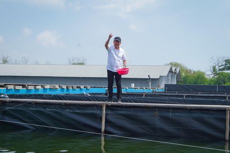 Kementerian Kelautan dan Perikanan Tebar Benih Nila Salin Siklus Kedua di BINS Karawang