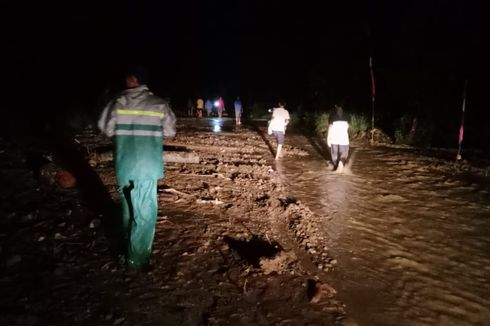Hujan Deras Semalaman, Jalinbar Sumatera Putus Terhalang Lumpur dan Banjir
