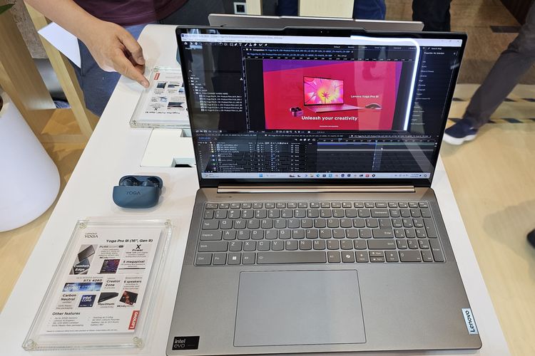 Laptop Lenovo Yoga Pro 9i (16?, Gen 9) yang dipamerkan di acara Lenovo Innovate '24 di Bangkok, Thailand, 27-28 Maret 2024.