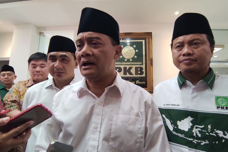 Maju Pilkada Jateng, Ahmad Luthfi Mundur dari Irjen Kemendag