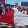 Kain Merah-Putih Sepanjang 13.270 Meter Membentang di Kota Manokwari
