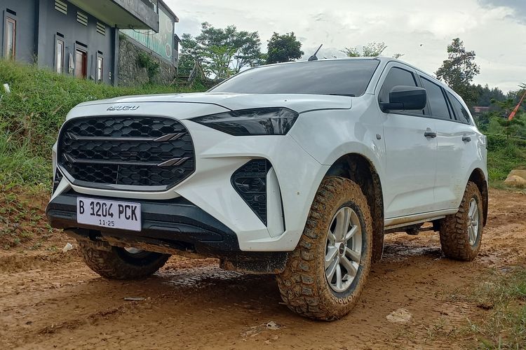 Uji ketangguhan Isuzu mu-X 4x4