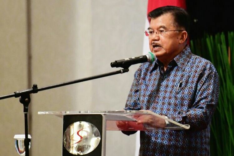Wakil Presiden Jusuf Kalla di acara pelantikan pengurus Majelis Nasional Korps Alumni Himpunan Mahasiswa Islam (KAHMI) di Puri Agung Hotel Grand Sahid Jaya, Minggu (11/3/2018) 