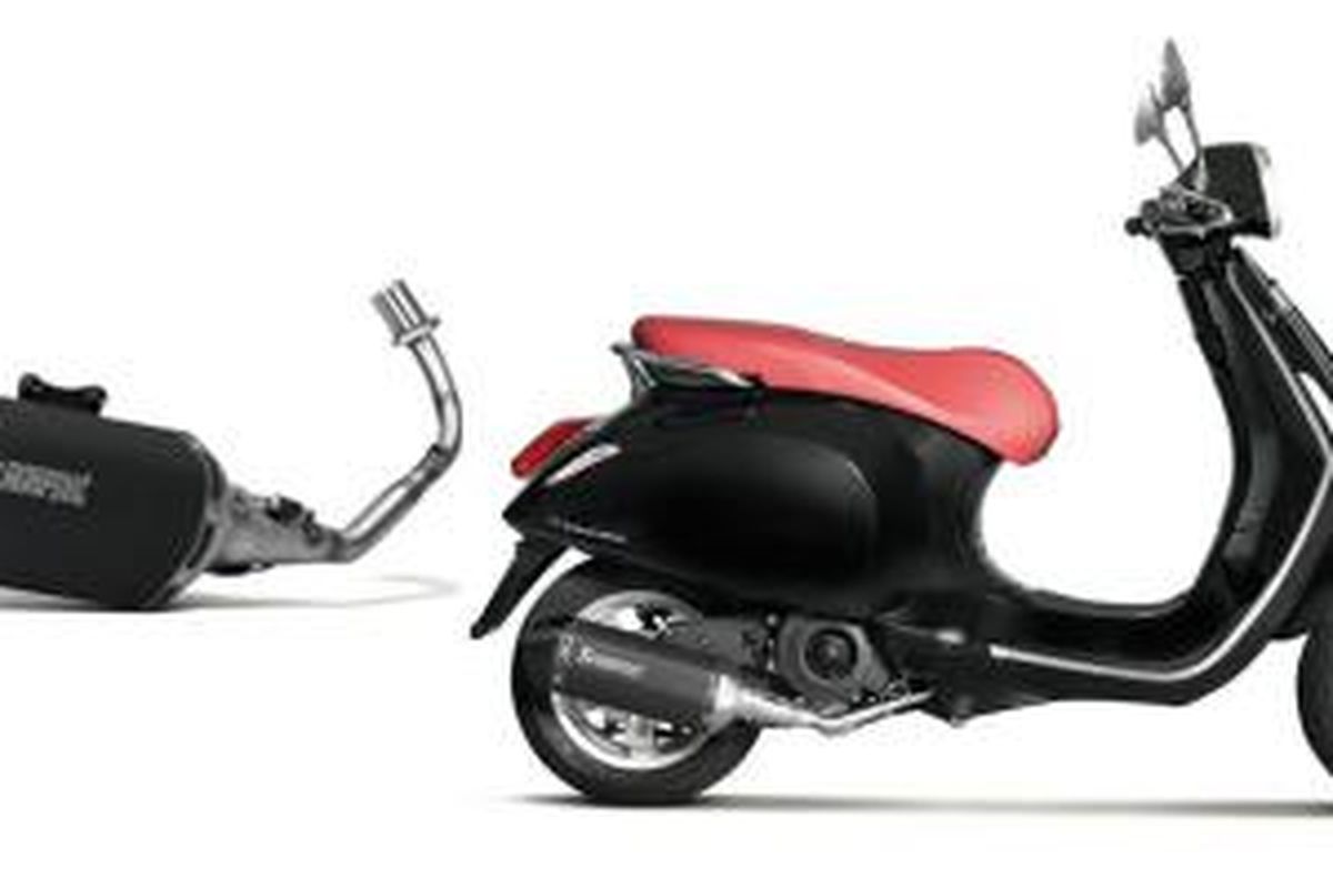 Knalpot Akrapovic buat Vespa Primavera.