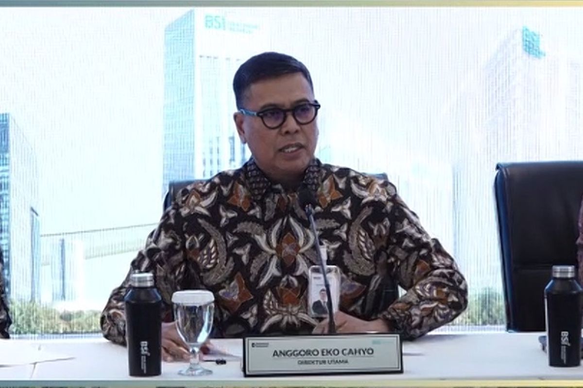 Direktur Utama Bank Syariah Indonesia (BSI) Anggoro Eko Cahyo saat konferensi pers virtual, Jumat (6/2/2026).