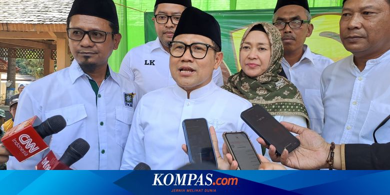 Ziarah ke Makam Sunan Drajat, Cak Imin Minta Didoakan Menang Pilpres 2024