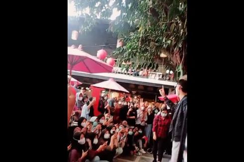 Fan Artis Tiktok Berkerumun dan Tak Jaga Jarak, Manajemen Viens Boys: Kami Minta Maaf