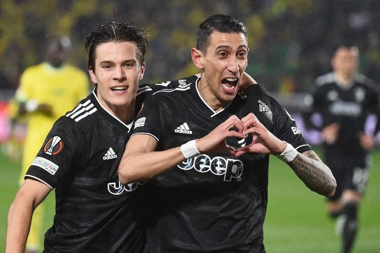 Penyerang Juventus, Angel Di Maria, merayakan gol ke gawang Nantes pada laga playoff babak knockout Liga Europa di Stade de la Beaujoire, Nantes, pada Jumat (24/2/2023) dini hari WIB.