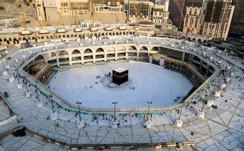 Indonesian Umrah Pilgrimage Postponed as Saudi Arabia Bars Entry from 20 Countries