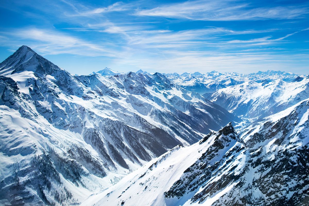 Pegunungan alpen di Swiss