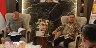 Karyawan PT Pos Adukan Telatnya Gaji 31.000 Pegawai ke Pimpinan DPR