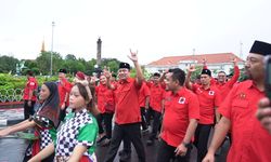 Daftarkan 50 Bacaleg ke KPU, PDI-P Kota Semarang Lakukan Long March Kirab Budaya