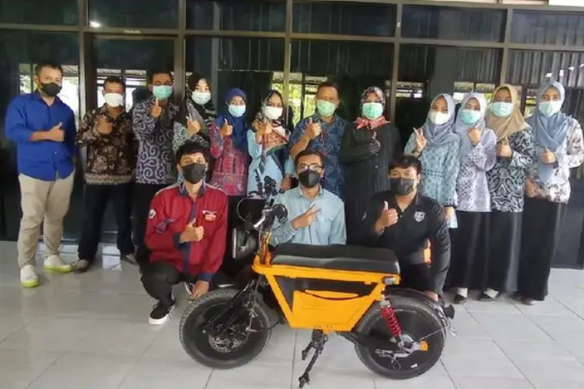 SMK Ki Ageng Pemanahan di Jalan Parangtritis, Bantul berhasil membuat motor listrik menggunakan bahan daur ulang.