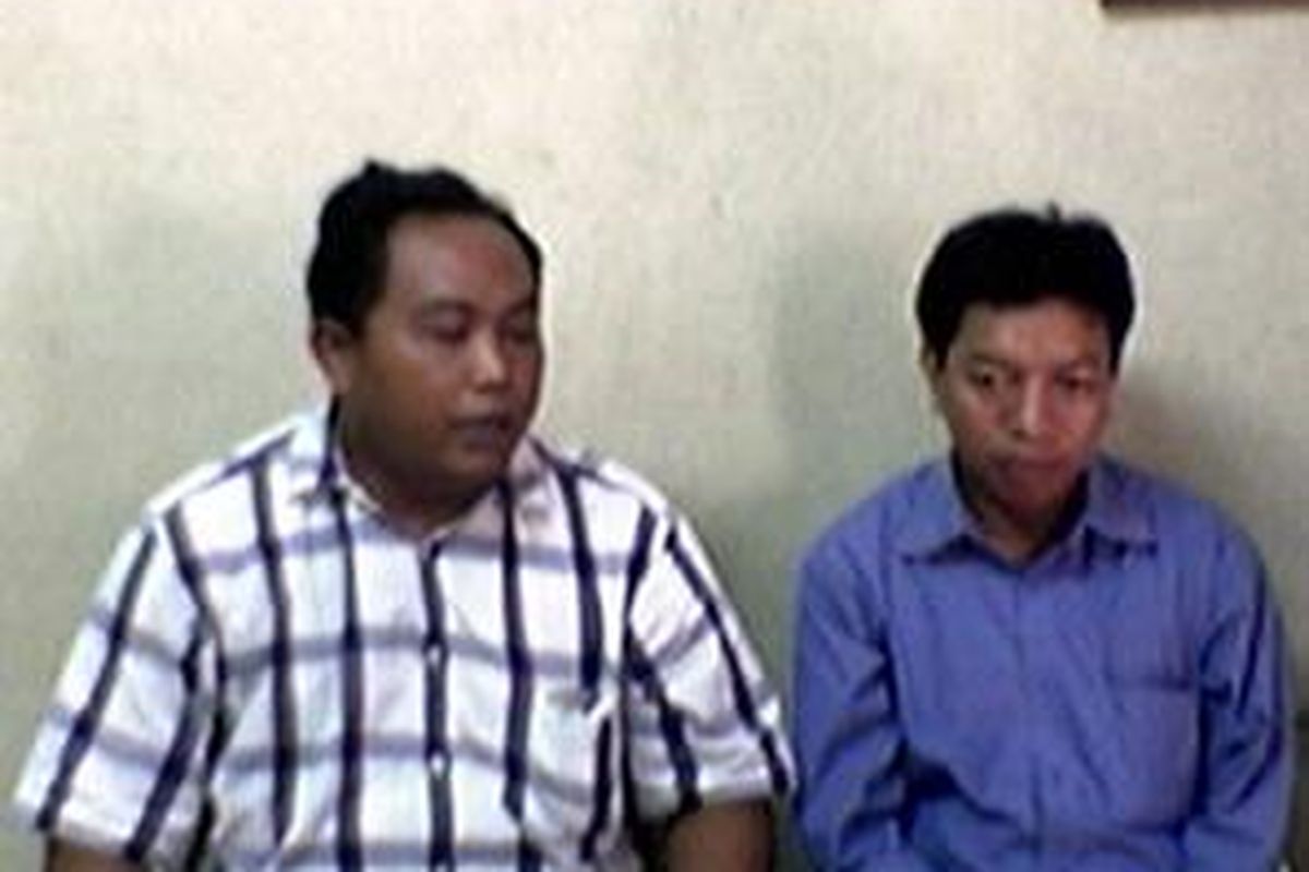 Ketua Federasi Serikat Pekerja BUMN Bersatu Arif Poyuono dan Koordinator IDM Munatsir memberi keterangan pers di Jakarta, Selasa (14/10), menolak Ketua KPPU Syamsul Maarif menjadi hakim agung.