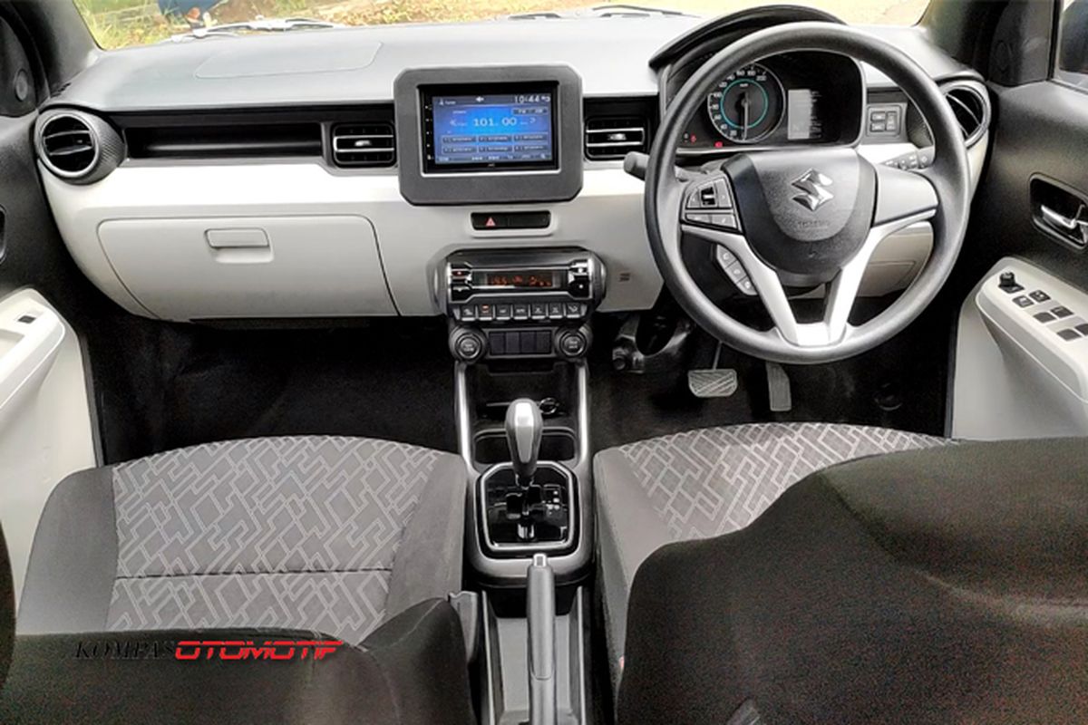 Interior Suzuki Ignis facelift
