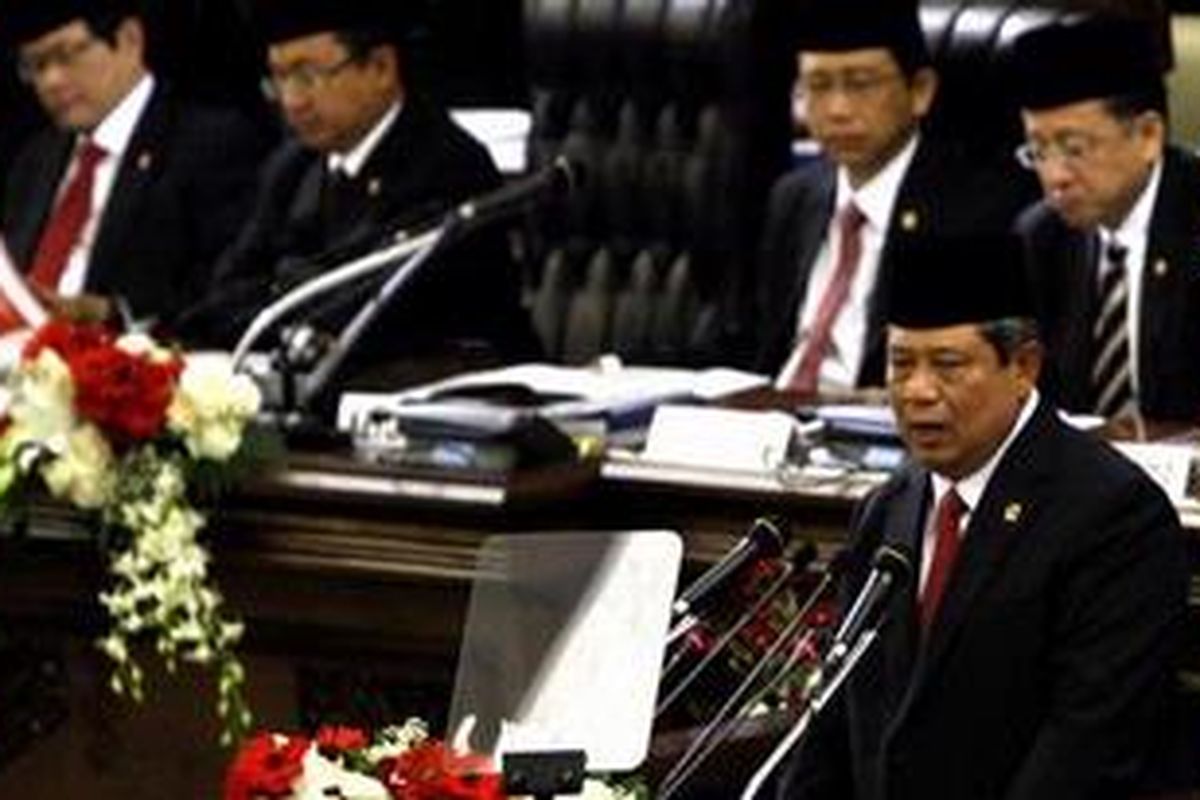 Presiden RI, Susilo Bambang Yudhoyono menyampaikan pidato kenegaraan dalam rangka peringatan HUT ke-65 Republik Indonesia pada Sidang Bersama DPR dan DPD di Gedung DPR, Jakarta, Senin (16/8/2010). 