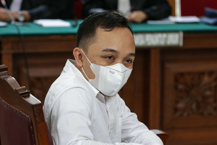 Terdakwa kasus pembunuhan berencana Brigadir Nofriansyah Yosua Hutabarat atau Brigadir J, Ricky Rizal menjalani sidang di Pengadilan Negeri Jakarta Selatan. (foto stok)