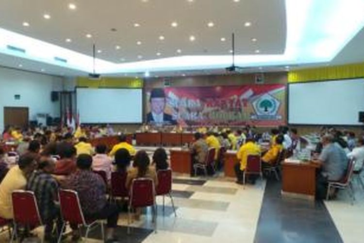 Suasana rapat konsolidasi Partai Golkar menghadapi pilkada, Rabu (1/4/2015). Rapat dipimpin Agung Laksono, di Kantor DPP Partai Golkar, Slipi, Jakarta Barat.