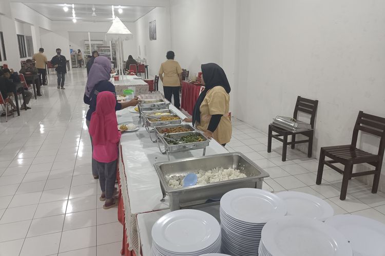 Servis makan PO Raya trayek Solo-Bogor