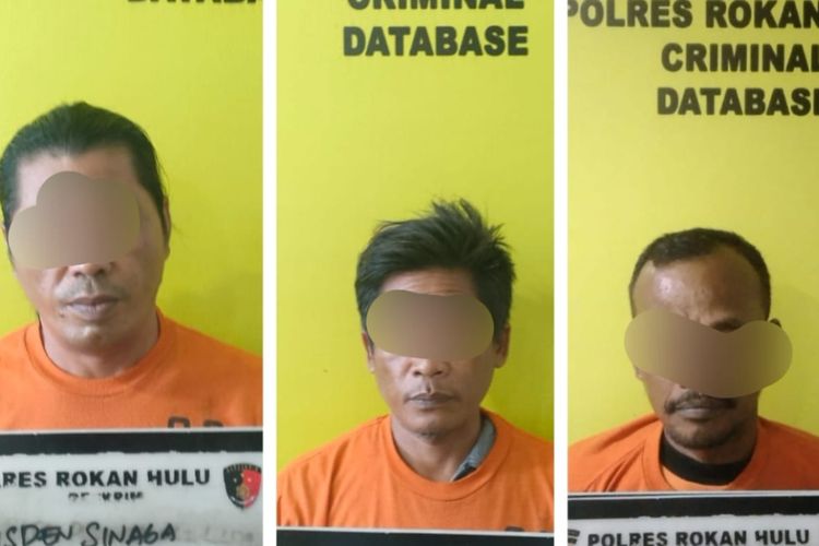 Tiga orang pelaku pemerasan saat diamankan di Polres Rokan Hulu, Riau, Sabtu (28/10/2023).