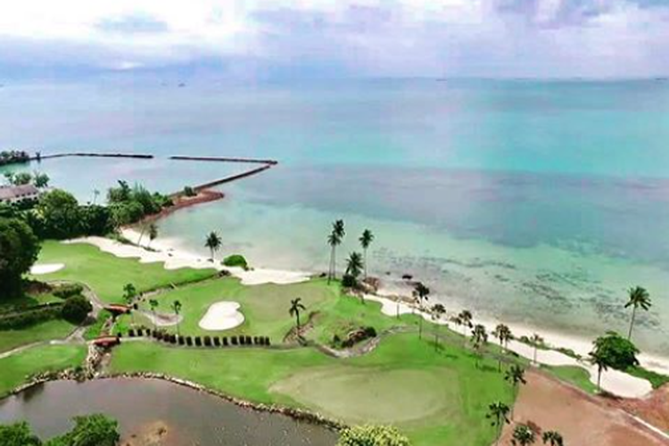 Palm Springs Golf & Country Club di Batam.