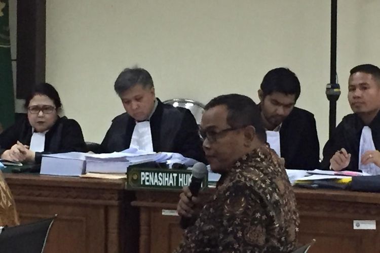 Ketua PAN Jateng Wahyu Kristianto saat bersaksi di Pengadilan Tipikor Semarang, Rabu (10/4:2019)