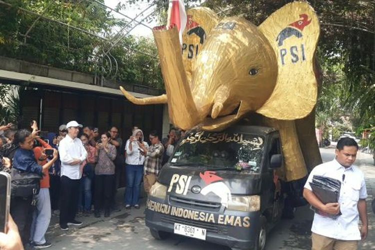 Cerita Gajah Raksasa 1,5 Ton dari Kutai Timur untuk Jokowi, Sempat Terbalik di Sarangan