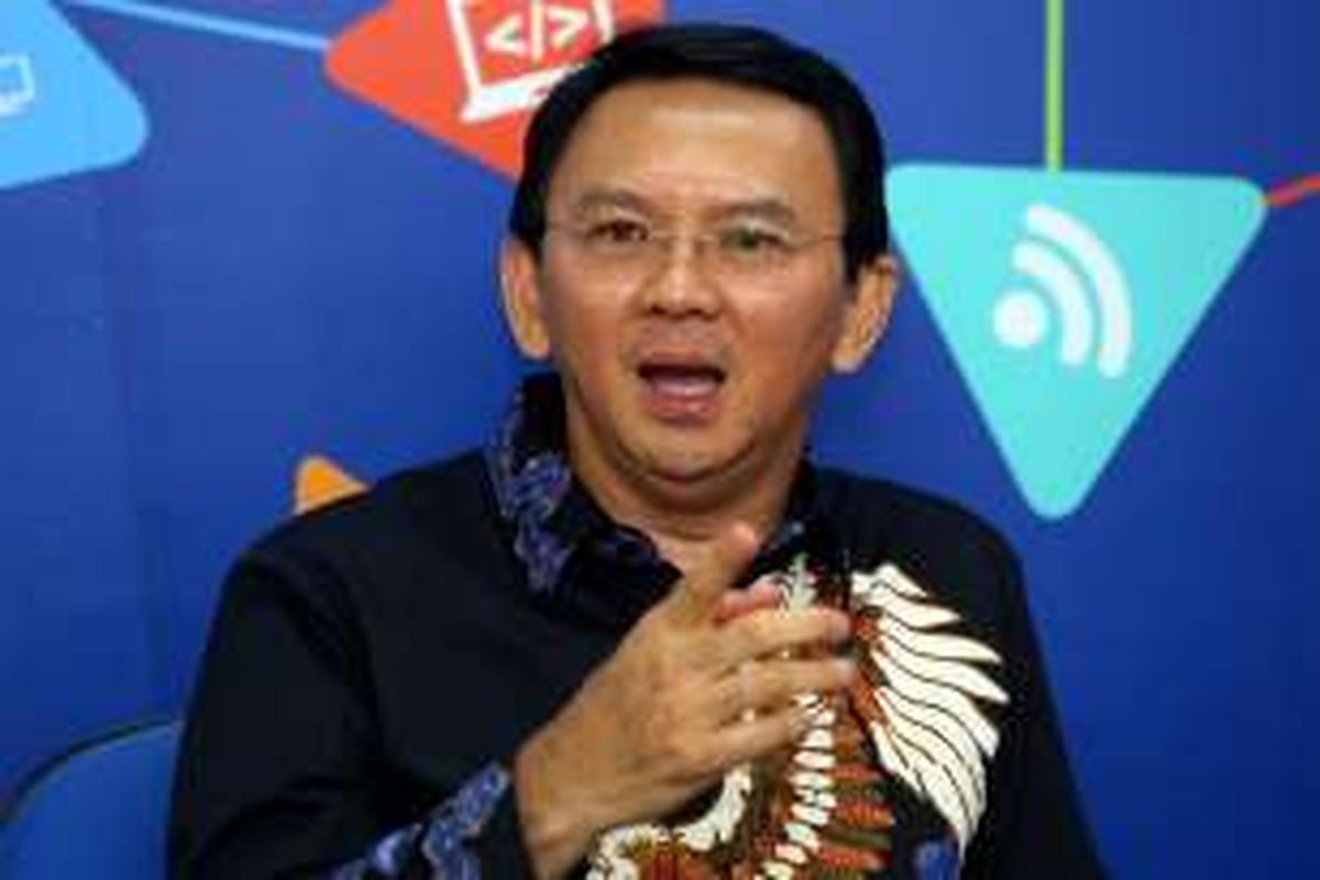 Gubernur DKI Jakarta Basuki Tjahaja Purnama saat berbincang dengan Kompas.com di Gedung Kompas Gramedia, Palmerah Selatan, Jakarta Pusat, Selasa (8/11/2016). 