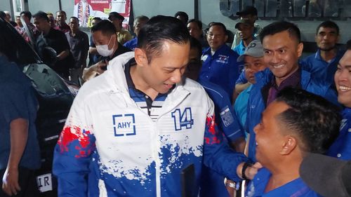 Sapa Warga Condet, AHY Sampaikan Salam dari SBY