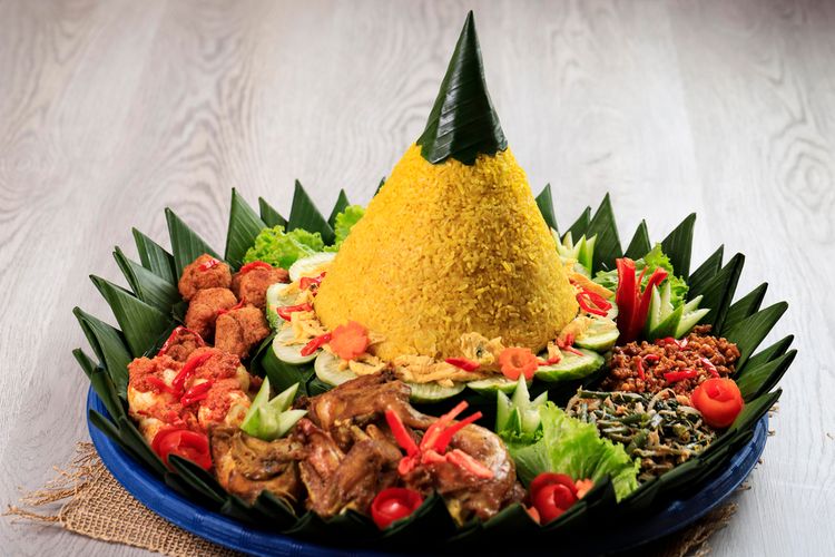 ilustrasi tumpeng nasi kuning. 