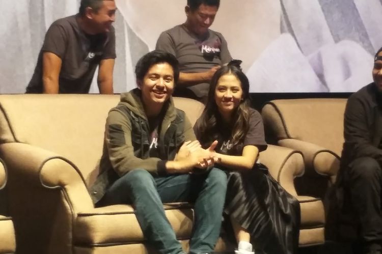 Angga Yunanda dan Adhisty Zara dalam jumpa pers Gala Premier film Mariposa di XXI Epicentrum, Kuningan, Jakarta Selatan, Rabu (11/3/2020).