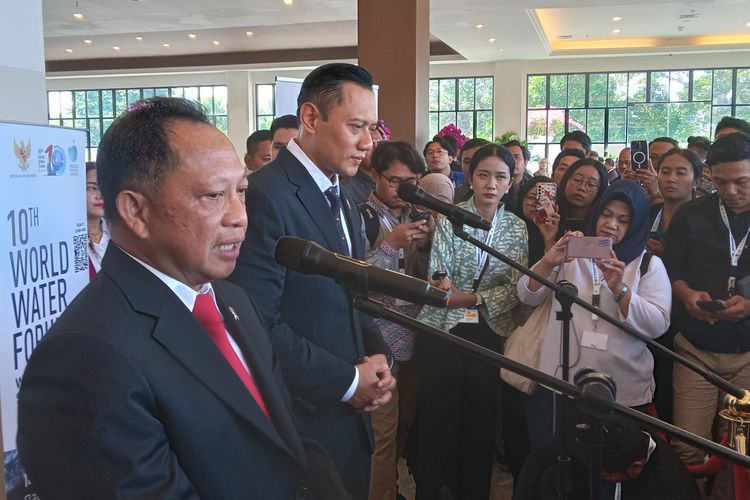 Menteri ATR/Kepala BPN Agus Harimurti Yudhoyono (AHY) dan Menteri Dalam Negeri Tito Karnavian saat ditemui di Bali Nusa Dua Convention Center (BNDCC), Badung, Bali, Rabu (22/5/2024).