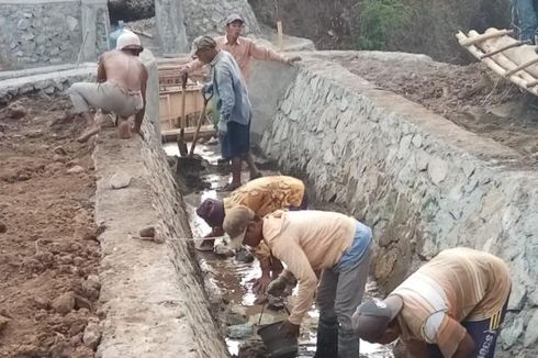 Kementan Rehabilitasi Talang Air Saluran Irigasi yang Putus di Lombok Barat