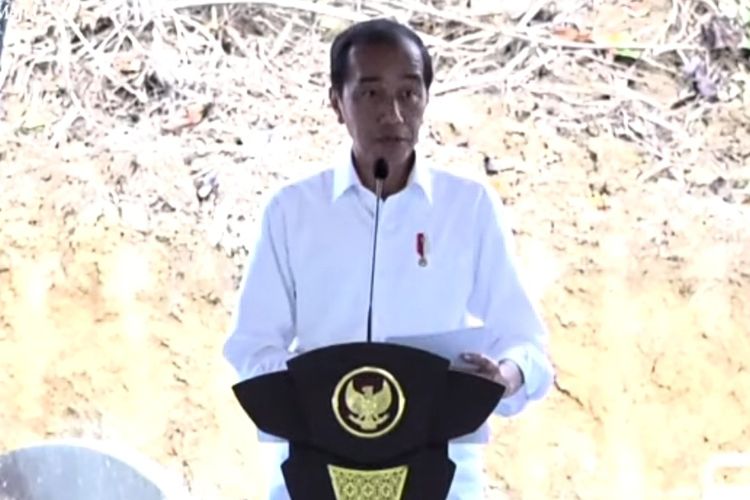Presiden Joko Widodo meresmikan peletakan batu pertama (groundbreaking) Universitas Gunadarma di Ibu Kota Nusantara, Kalimantan Timur, Selasa (4/6/2024). 