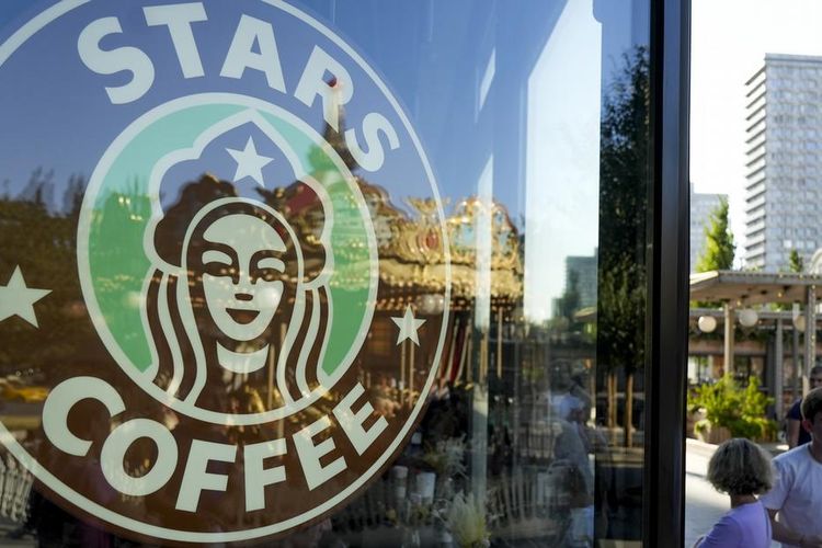 Setelah Starbucks keluar dari Rusia, kafe di Moskwa ini berganti nama menjadi Stars.