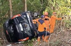 Petaka di Jalur Cinomati Bantul, 1 Orang Tewas akibat Minibus Masuk Jurang