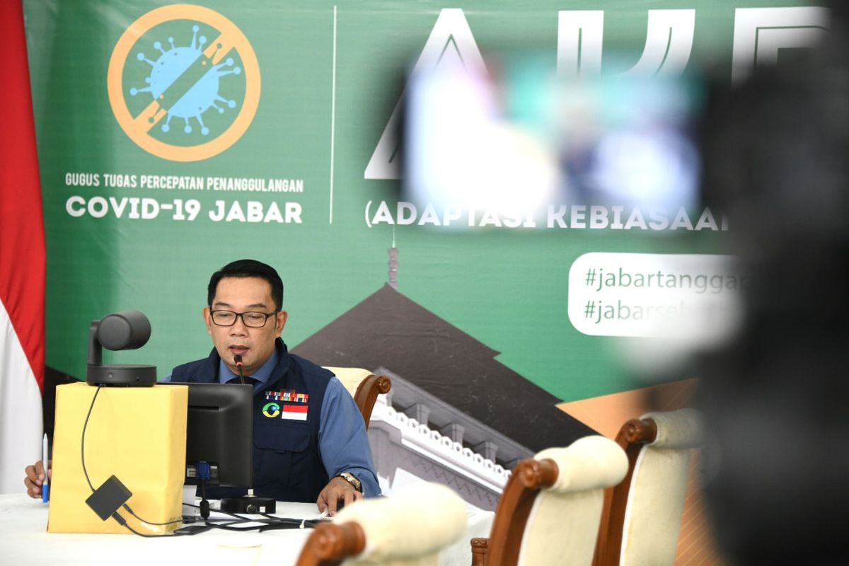 Gubernur Jawa Barat Ridwan Kamil, saat membuka Rapat Koordinasi Daerah (Rakorda) Baznas dan Lembaga Amil Zakat (LAZ) se-Jabar 2020 secara virtual, di Gedung Pakuan, Kota Bandung, Senin (13/7/2020).