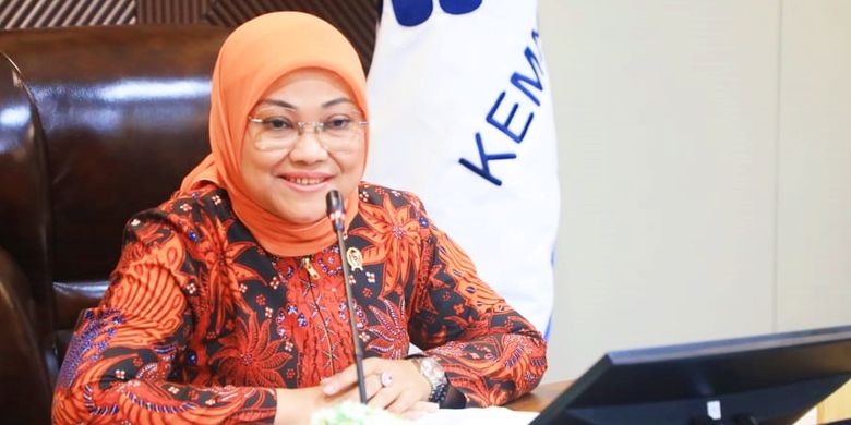 Indonesia's Manpower Minister Ida Fauziyah speaks during a video conference with her Malaysian counterpart Datuk Seri Saravanan Murugan on Thursday, May 6. 