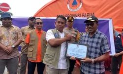 BNPB Serahkan Bantuan Dana Siap Pakai dan Sembako Rp 1 Miliar untuk Gempa Jayapura Papua